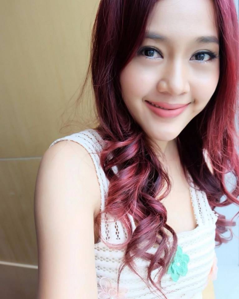 ผึ้ง สริยา