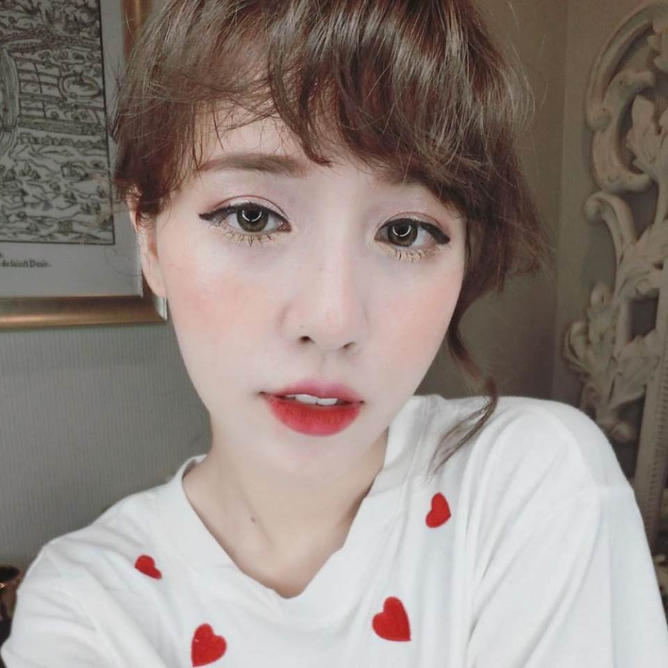 แอปเปิ้ล สีหะเหงียน