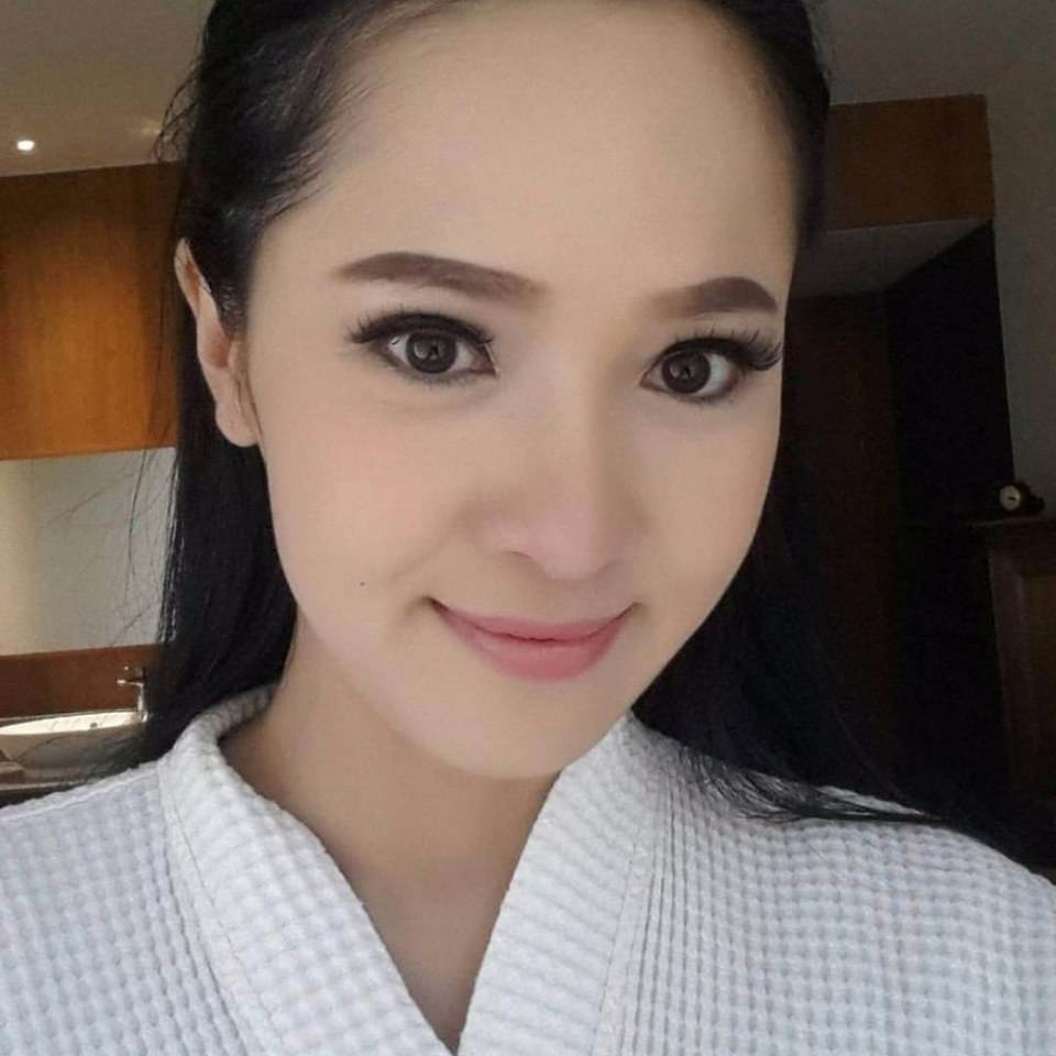 เมจิ คัดกิ่งรัก
