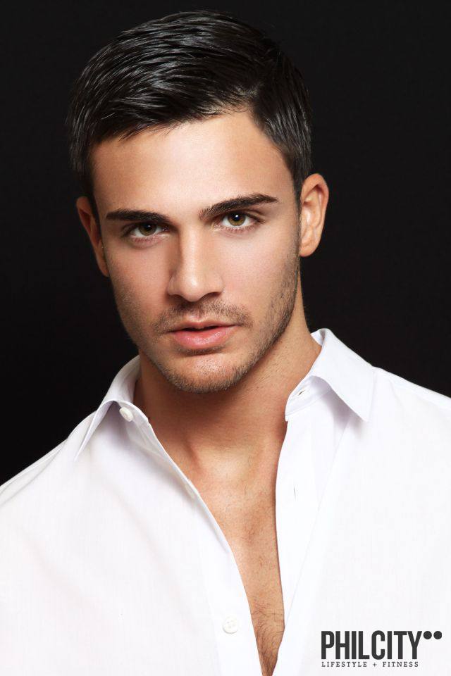 สุดยอดนายแบบชุดหวิวของปี Philip Fusco