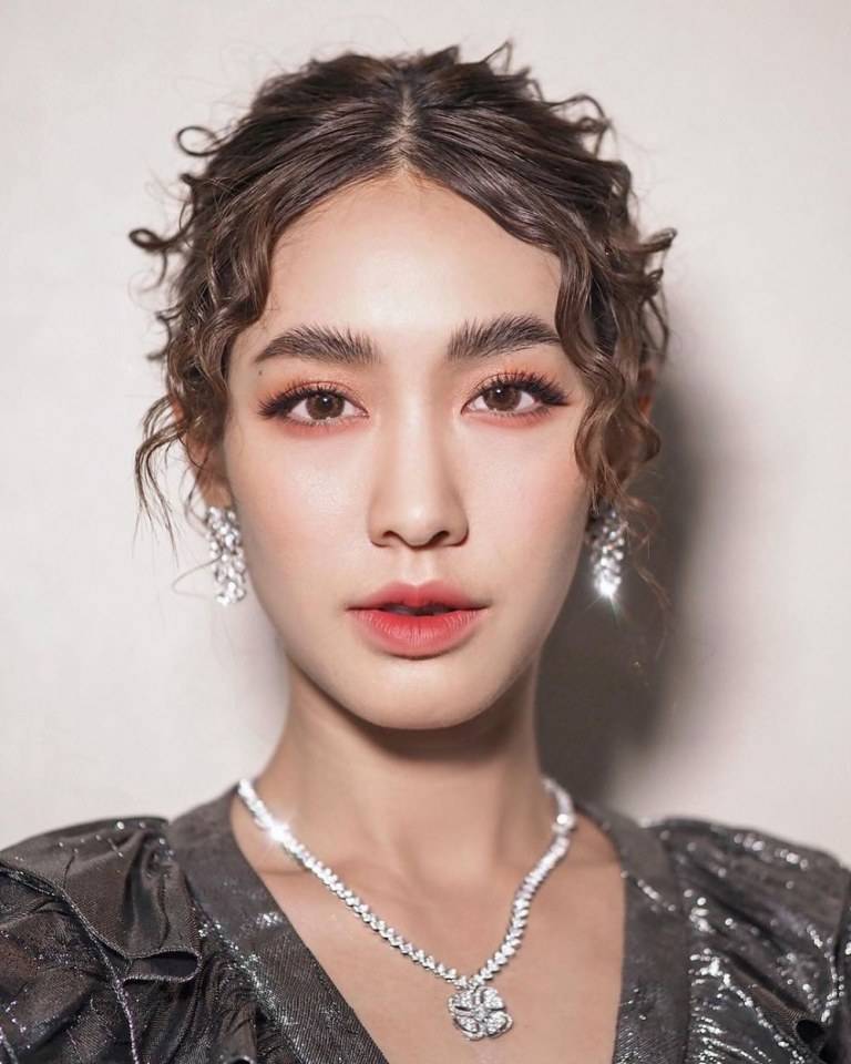 มีน พีชญา