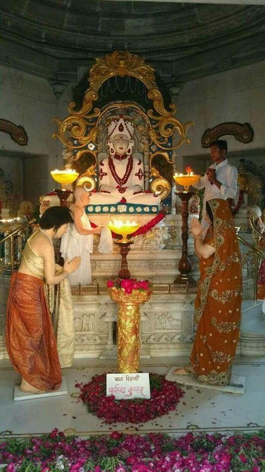 มื่อพระมหาวีระได้ทรงบรรลุไกวัลแล้ว จึงทรงพิจารณาเห็นว่ามีความจำเป็นต้องละปฏิญญานั้นเสียกลับมาสู่ภาวะเดิมคือต้องพูดกับคนทั้งหลาย เพื่อช่วยกันปฏิรูปความคิดและความประพฤติของคนในสังคมเสียใหม่ แล้วได้เริ่ม