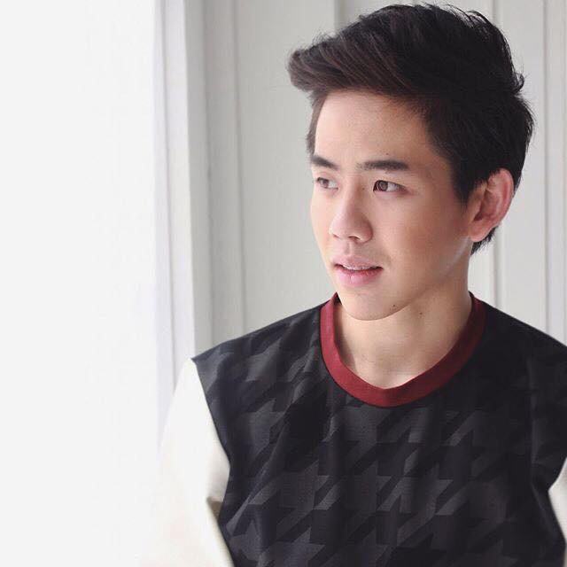 อาภรณ์ดำ 2,223