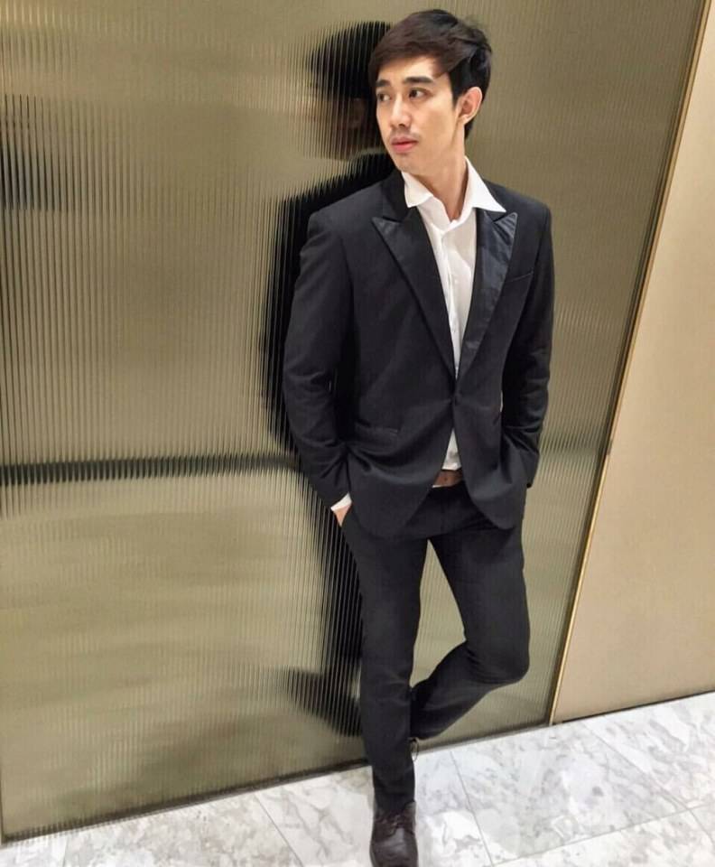 อาภรณ์ดำ 2,223
