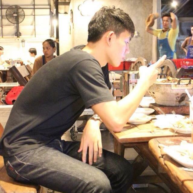 อาภรณ์ดำ 2,223