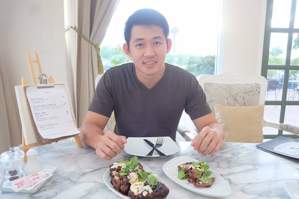 อาภรณ์ดำ 2,223