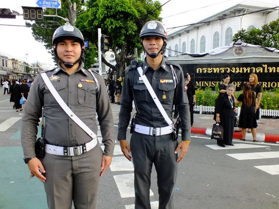 จิตอาสาร่วมใจ ทำดีเพื่อพ่อ - 18 26-10-60 #ทำดีเพื่อพ่อ #คนไทยรักพ่อหลวง