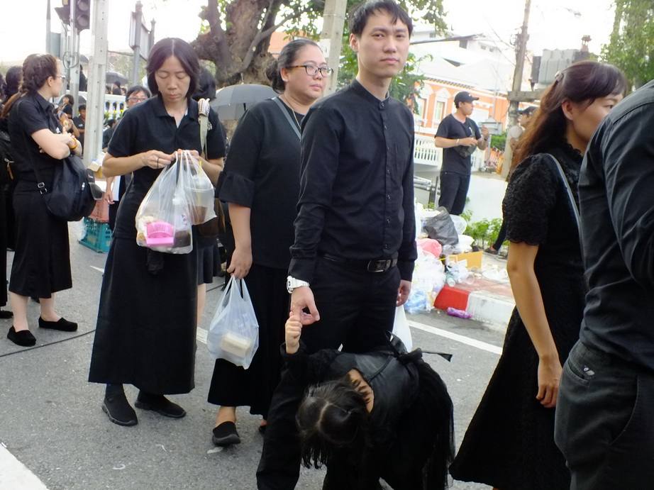 จิตอาสาร่วมใจ ทำดีเพื่อพ่อ - 18 26-10-60 #ทำดีเพื่อพ่อ #คนไทยรักพ่อหลวง