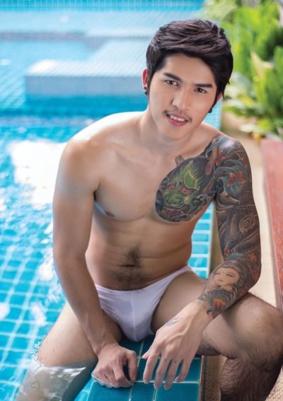 ถอดโชว์เรือนร่าง 1875