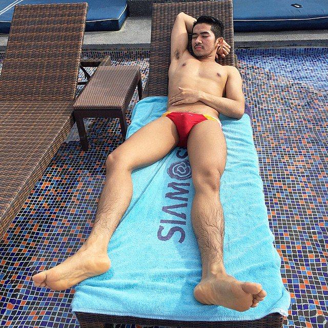 hot male 246 (18+)
