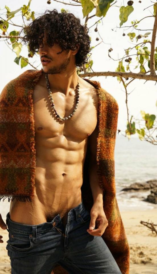 hot male 246 (18+)
