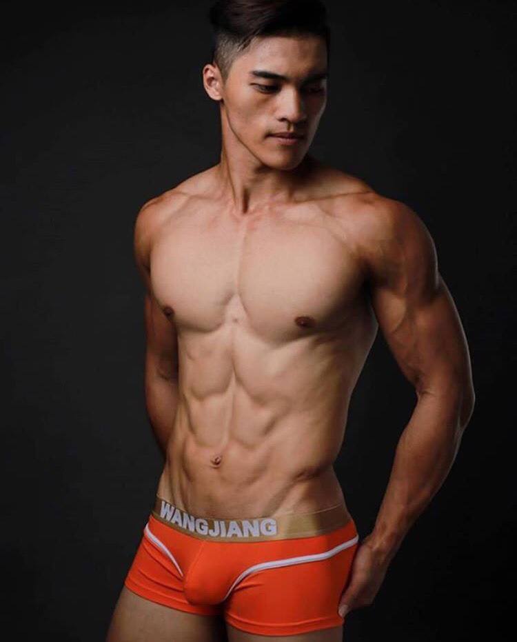 hot male 246 (18+)
