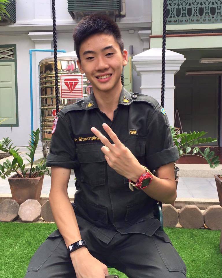 แต่งตัวไม่เรียบร้อยโดนตีนะคะ 2,256