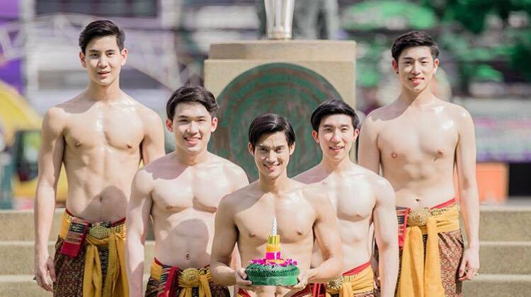 ลอยกระทงที่ม.เกษตรกันครับ
