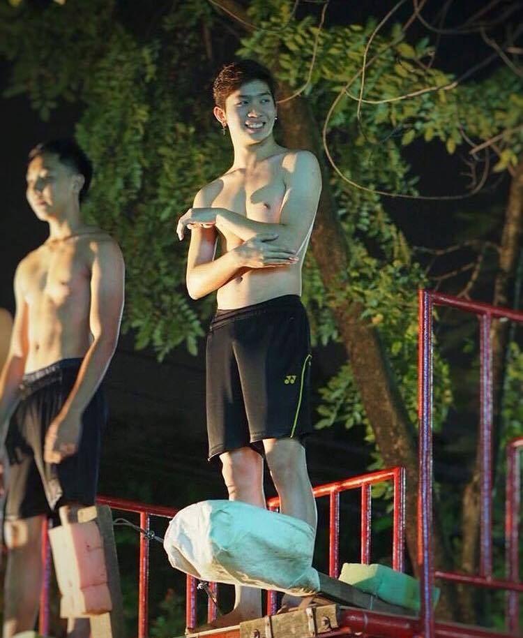 หนุ่มน้อยตกน้ำ