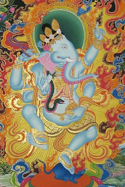 ลัมโภทร ("ท้องใหญ่") - มีหนูเป็นพาหนะ
