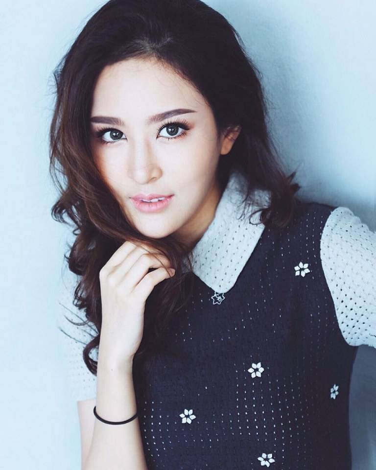 พอลลี่ พรพรรณ