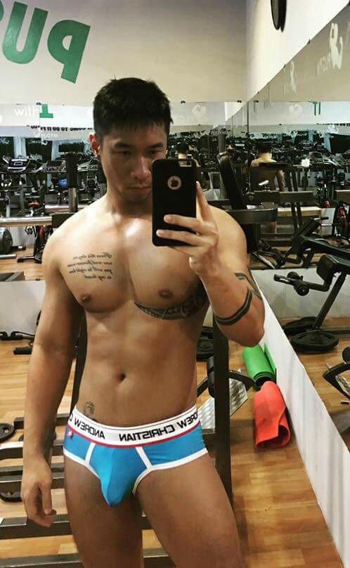 hot male 251 (18+)