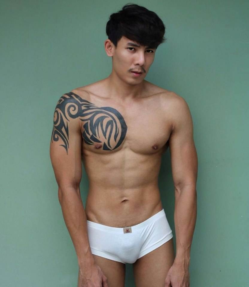 hot male 251 (18+)