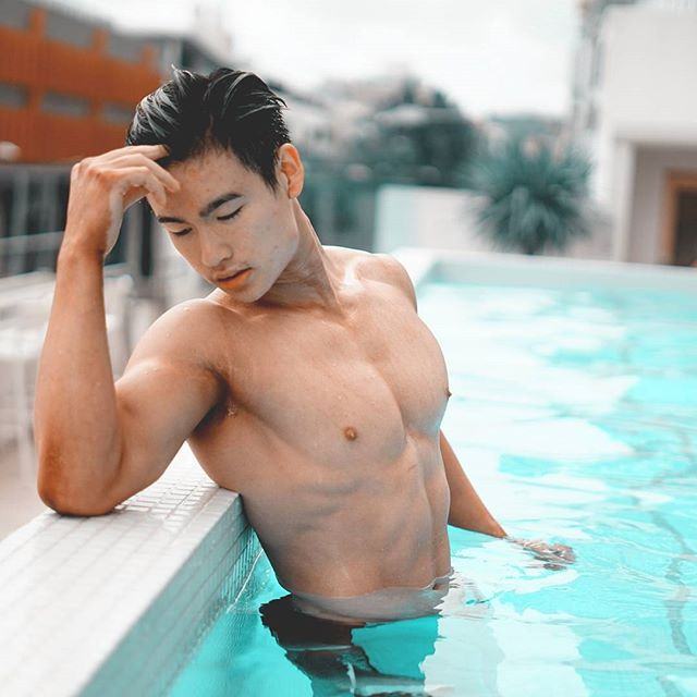 เมื่อเขาโชว์