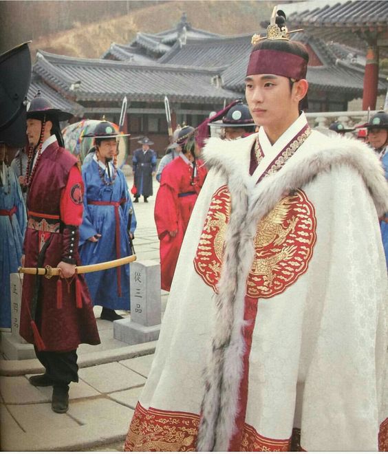 The Moon That Embraces the Sun