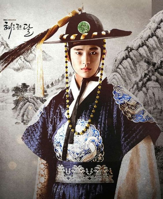 The Moon That Embraces the Sun