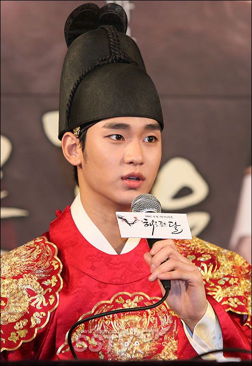 The Moon That Embraces the Sun