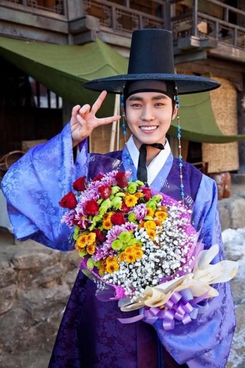 The Moon That Embraces the Sun