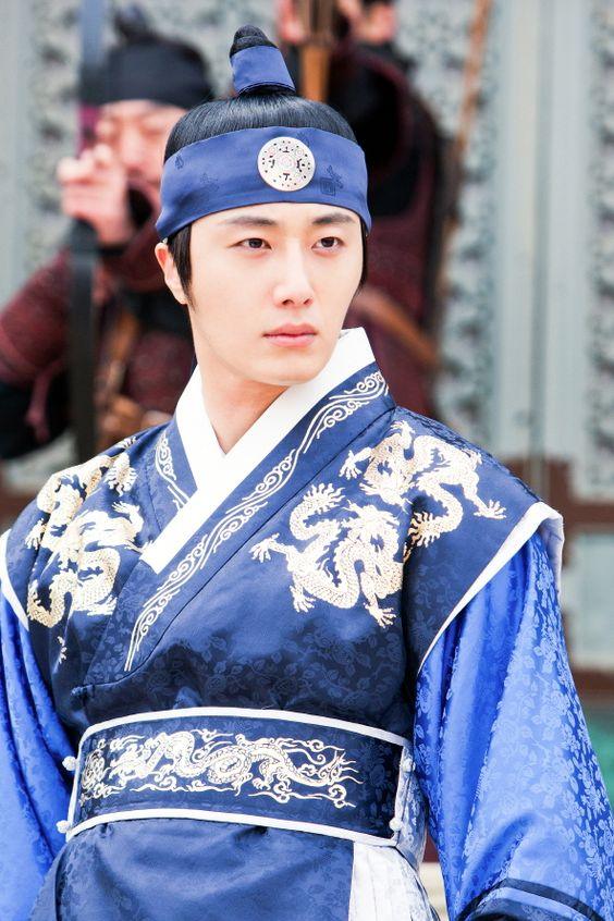 The Moon That Embraces the Sun