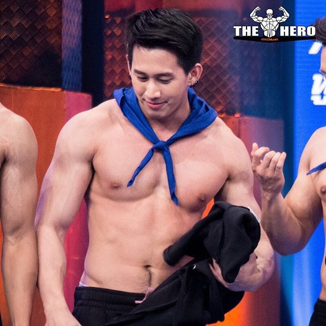 เลียกล้ามนม