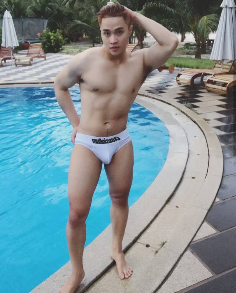 hot male 252 (18+)