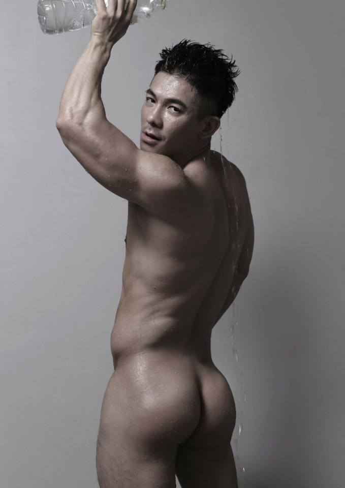 hot male 252 (18+)