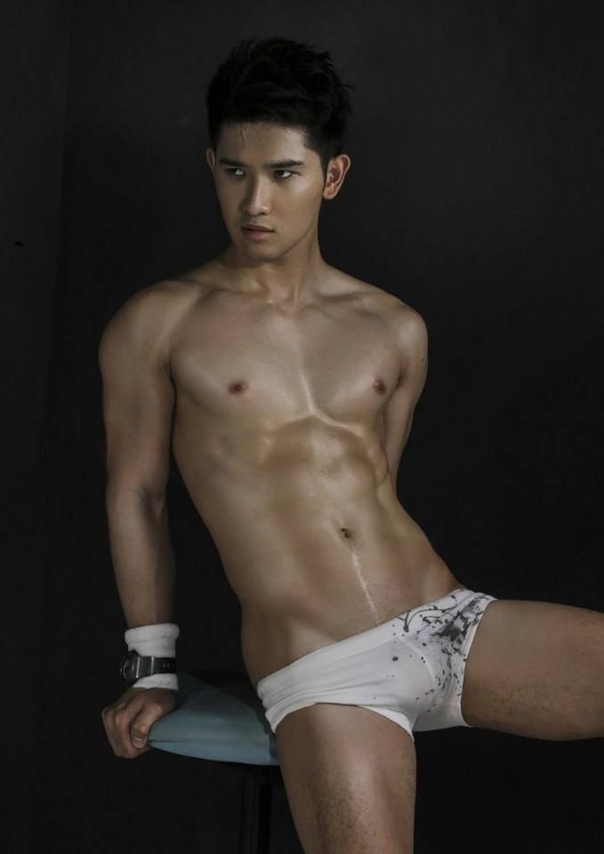 hot male 252 (18+)