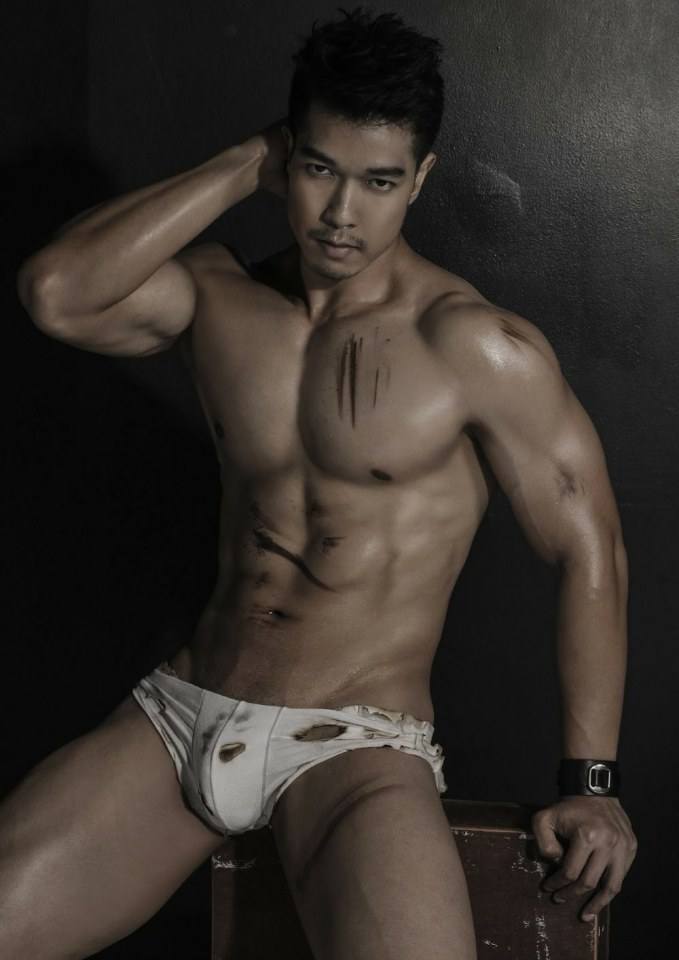 hot male 252 (18+)