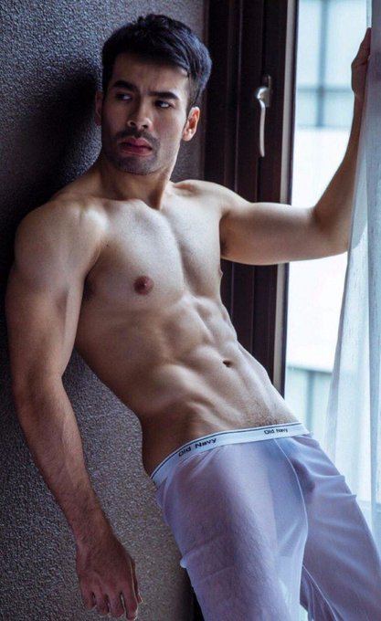 hot male 253 (18+)