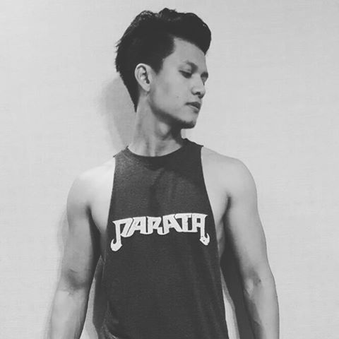"อาลีฟ" นักร้องนำ วง PARATA หล่อคมเข้ม หุ่นดี