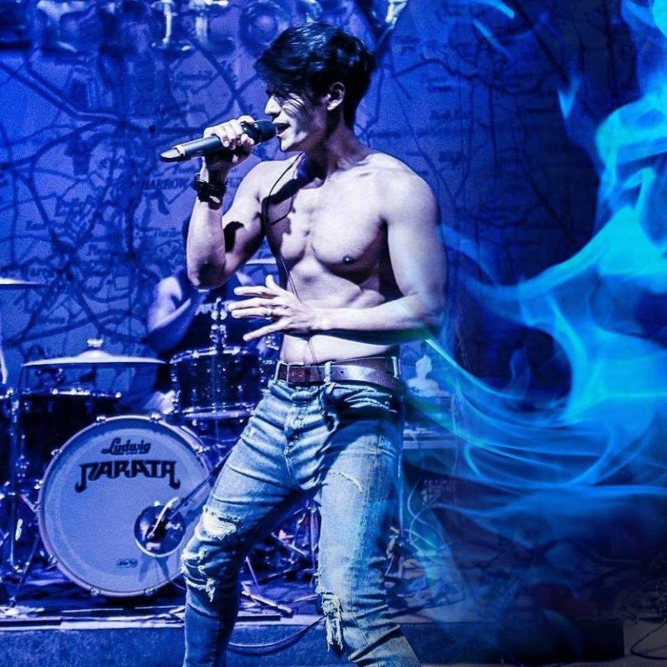 "อาลีฟ" นักร้องนำ วง PARATA หล่อคมเข้ม หุ่นดี