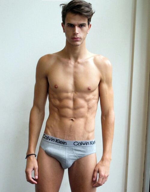 hot male 255 (18+)