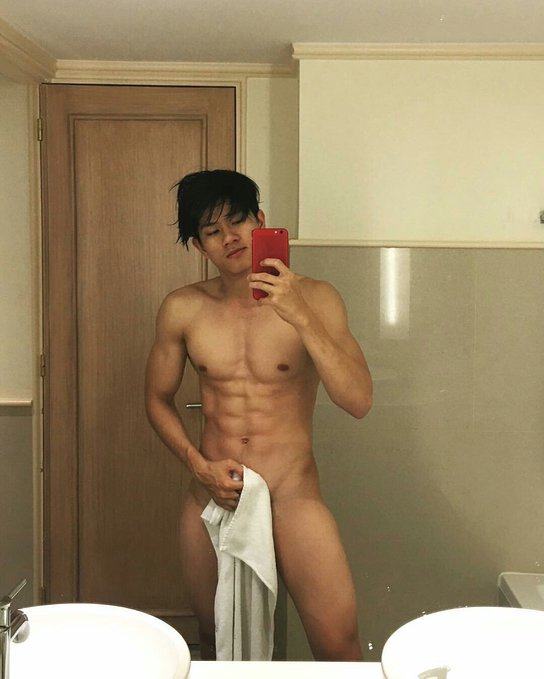 hot male 255 (18+)