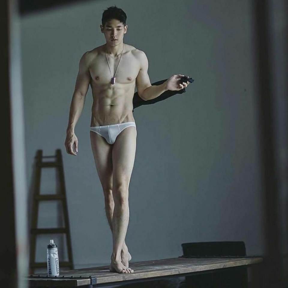 hot male 256 (18+)