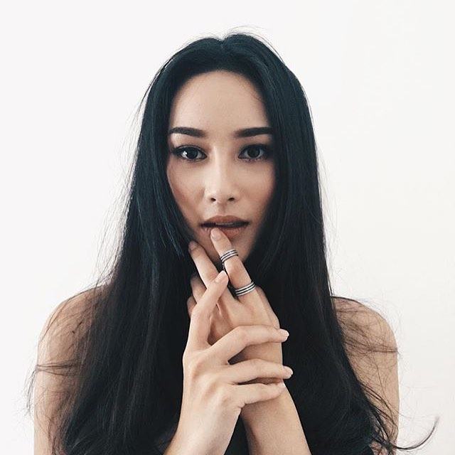 นาว