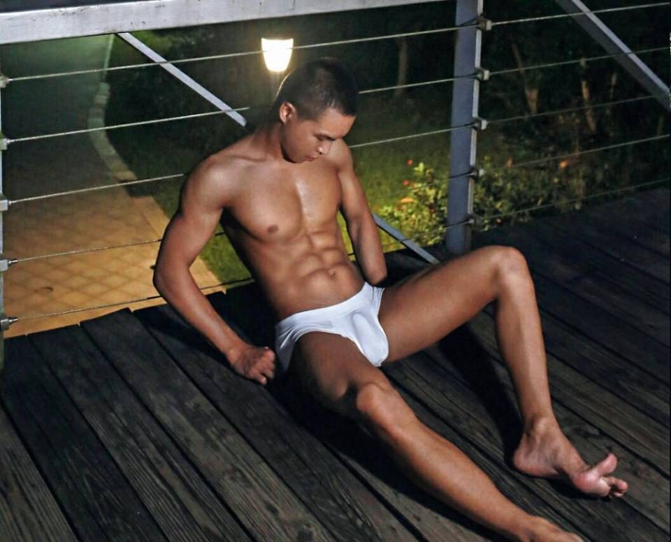 hot male 258 (18+)