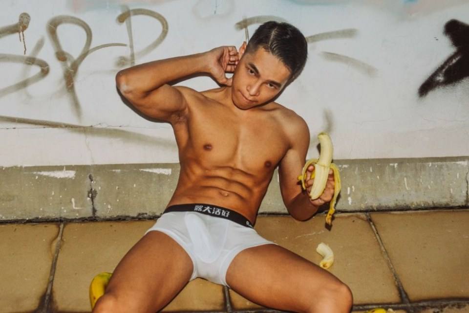 hot male 258 (18+)