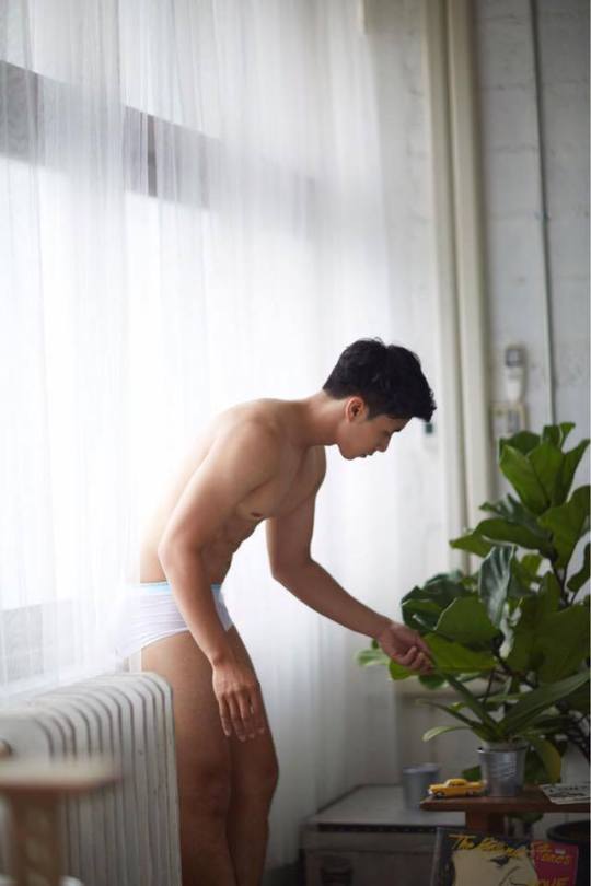 หนุ่มหล่อขึ้นปก 01