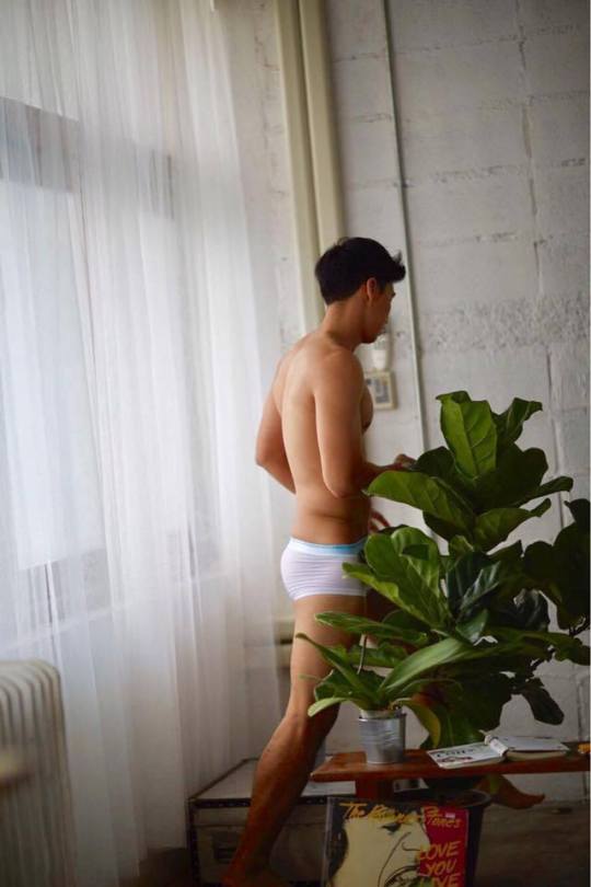 หนุ่มหล่อขึ้นปก 01