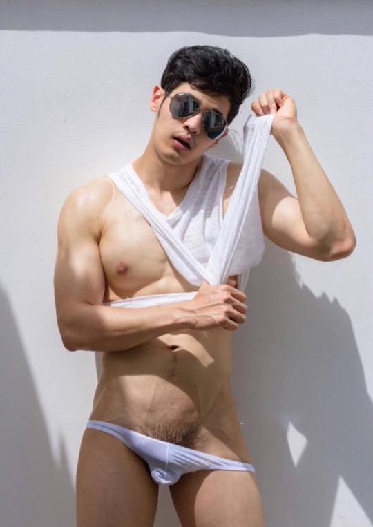 หนุ่มหล่อขึ้นปก 02
