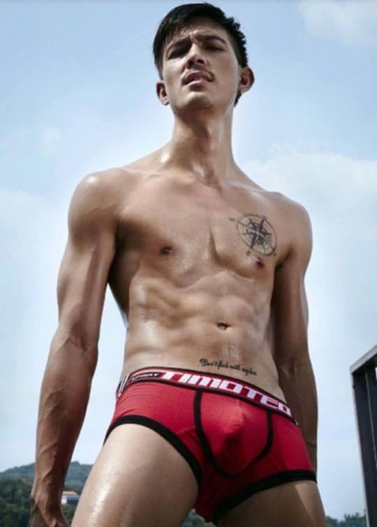 หนุ่มหล่อขึ้นปก 09
