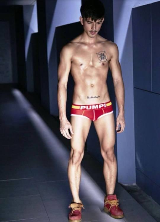 หนุ่มหล่อขึ้นปก 09
