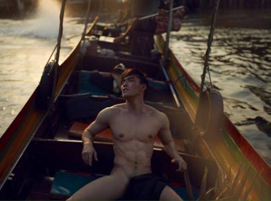 หนุ่มหล่อขึ้นปก 11