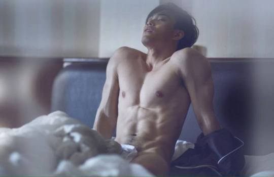 หนุ่มหล่อขึ้นปก 11